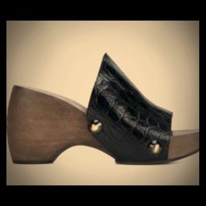 Chloe Black Croc Embossed Clog